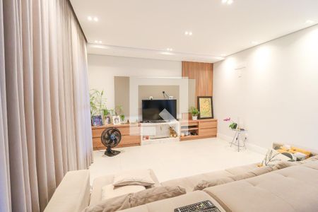Casa de condomínio para alugar com 222m², 3 quartos e 4 vagasSala