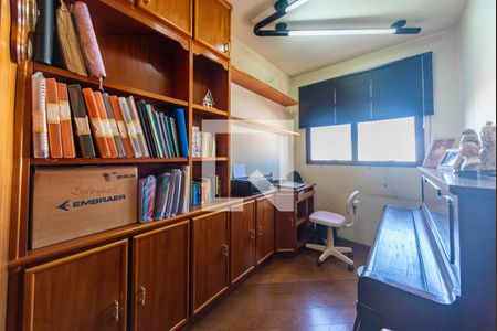 Apartamento à venda com 160m², 3 quartos e 2 vagasEscritório