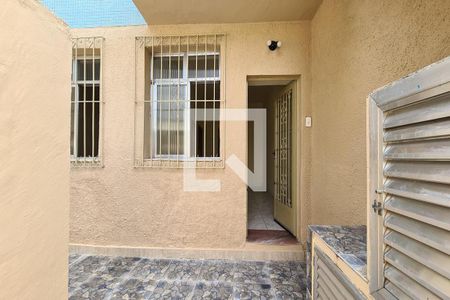 Apartamento para alugar com 70m², 2 quartos e sem vagaFachada