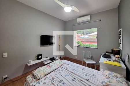 Casa de condomínio à venda com 400m², 4 quartos e 4 vagas Casa de condomínio à venda com 400m², 4 quartos e 4 vagasQuarto 1