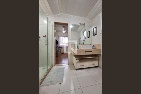 Casa de condomínio à venda com 400m², 4 quartos e 4 vagas Casa de condomínio à venda com 400m², 4 quartos e 4 vagasBanheiro da Suíte 2