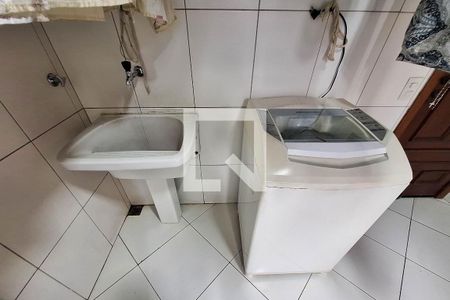 Casa de condomínio à venda com 400m², 4 quartos e 4 vagas Casa de condomínio à venda com 400m², 4 quartos e 4 vagasÁrea de Serviço