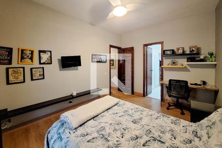 Casa de condomínio à venda com 400m², 4 quartos e 4 vagas Casa de condomínio à venda com 400m², 4 quartos e 4 vagasSuíte 2