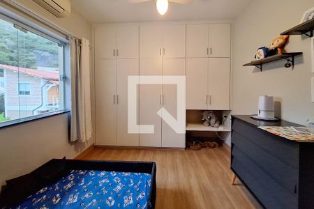 Casa de condomínio à venda com 400m², 4 quartos e 4 vagas Casa de condomínio à venda com 400m², 4 quartos e 4 vagasQuarto 2