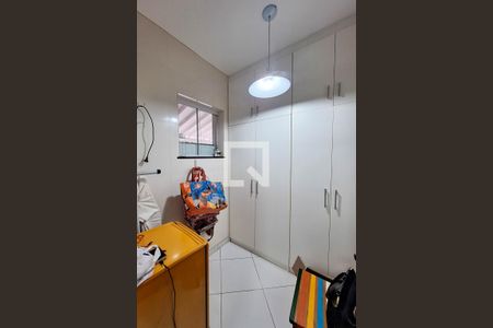 Casa de condomínio à venda com 400m², 4 quartos e 4 vagas Casa de condomínio à venda com 400m², 4 quartos e 4 vagasQuarto de Serviço