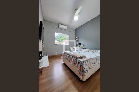 Casa de condomínio à venda com 400m², 4 quartos e 4 vagas Casa de condomínio à venda com 400m², 4 quartos e 4 vagasQuarto 1