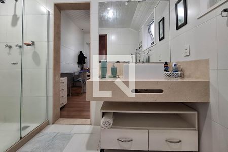 Casa de condomínio à venda com 400m², 4 quartos e 4 vagas Casa de condomínio à venda com 400m², 4 quartos e 4 vagasBanheiro da Suíte 2