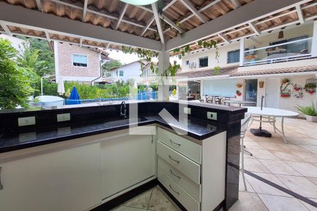 Casa de condomínio à venda com 400m², 4 quartos e 4 vagas Casa de condomínio à venda com 400m², 4 quartos e 4 vagasChurrasqueira