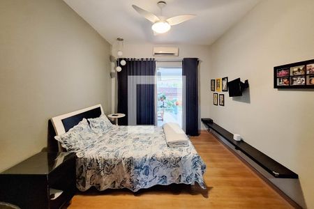 Casa de condomínio à venda com 400m², 4 quartos e 4 vagas Casa de condomínio à venda com 400m², 4 quartos e 4 vagasSuíte 2