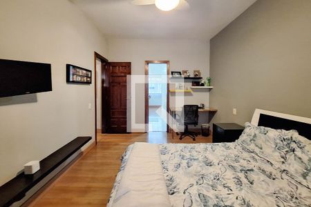 Casa de condomínio à venda com 400m², 4 quartos e 4 vagas Casa de condomínio à venda com 400m², 4 quartos e 4 vagasSuíte 2