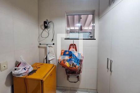 Casa de condomínio à venda com 400m², 4 quartos e 4 vagas Casa de condomínio à venda com 400m², 4 quartos e 4 vagasQuarto de Serviço