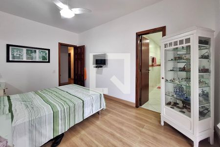 Casa de condomínio à venda com 400m², 4 quartos e 4 vagas Casa de condomínio à venda com 400m², 4 quartos e 4 vagasSuíte 1