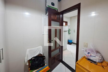 Casa de condomínio à venda com 400m², 4 quartos e 4 vagas Casa de condomínio à venda com 400m², 4 quartos e 4 vagasQuarto de Serviço