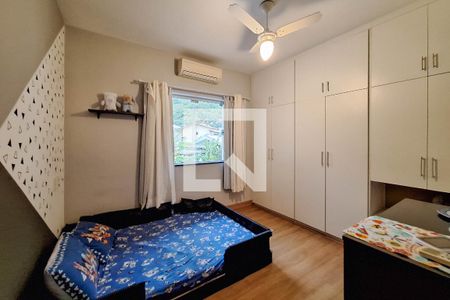 Casa de condomínio à venda com 400m², 4 quartos e 4 vagas Casa de condomínio à venda com 400m², 4 quartos e 4 vagasQuarto 2