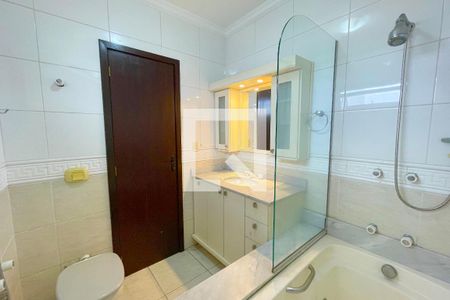 Casa à venda com 180m², 3 quartos e 2 vagasBanheiro da Suíte