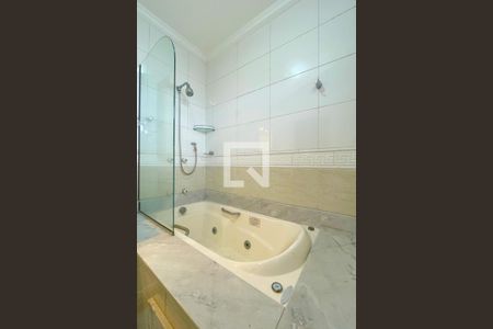 Casa à venda com 180m², 3 quartos e 2 vagasBanheiro da Suíte