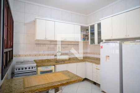 Casa à venda com 180m², 3 quartos e 2 vagasCozinha