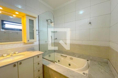 Casa à venda com 180m², 3 quartos e 2 vagasBanheiro da Suíte