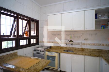 Casa à venda com 180m², 3 quartos e 2 vagasCozinha