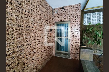 Apartamento à venda com 60m², 1 quarto e sem vagaFachada e portaria