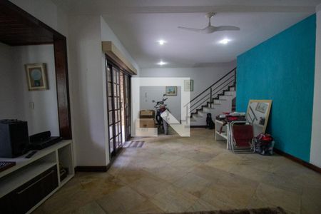Sala de casa de condomínio à venda com 4 quartos, 180m² em Vargem Pequena, Rio de Janeiro