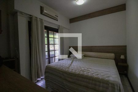 Casa de condomínio à venda com 180m², 4 quartos e 2 vagasSuíte 3