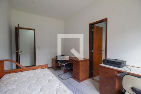 Casa de condomínio à venda com 180m², 4 quartos e 2 vagasSuíte 1