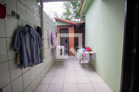 Casa de condomínio à venda com 180m², 4 quartos e 2 vagasÁrea de Serviço