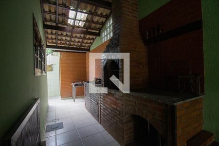 Casa de condomínio à venda com 180m², 4 quartos e 2 vagasÁrea Gourmet