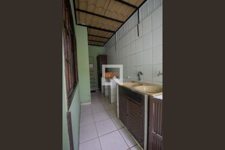 Casa de condomínio à venda com 180m², 4 quartos e 2 vagasÁrea de Serviço