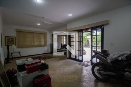 Sala de casa de condomínio à venda com 4 quartos, 180m² em Vargem Pequena, Rio de Janeiro