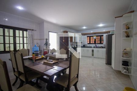 Casa de condomínio à venda com 180m², 4 quartos e 2 vagasCozinha
