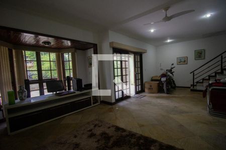 Sala de casa de condomínio à venda com 4 quartos, 180m² em Vargem Pequena, Rio de Janeiro