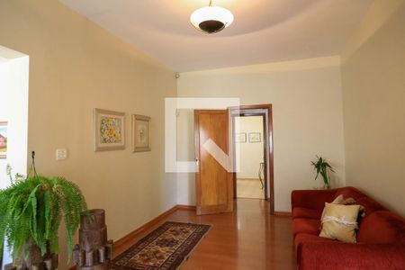 Sala de casa à venda com 3 quartos, 337m² em Serra, Belo Horizonte