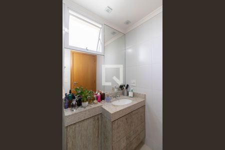 Apartamento à venda com 96m², 2 quartos e 2 vagasBanheiro da Suíte