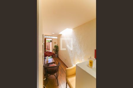 Casa para alugar com 315m², 4 quartos e 2 vagas Casa para alugar com 315m², 4 quartos e 2 vagasCorredor