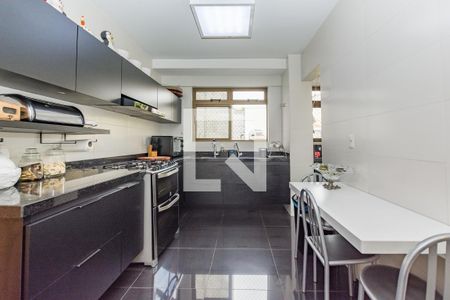 Apartamento à venda com 154m², 4 quartos e 4 vagasCozinha