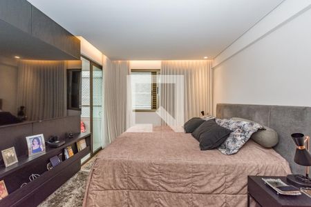 Apartamento à venda com 154m², 4 quartos e 4 vagasSuíte 1