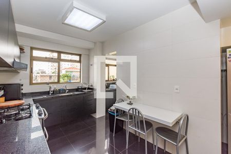 Apartamento à venda com 154m², 4 quartos e 4 vagasCozinha