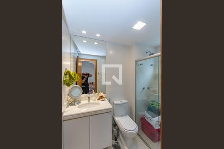 Apartamento à venda com 154m², 4 quartos e 4 vagasBanheiro da Suíte 2