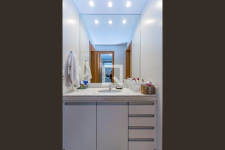 Apartamento à venda com 154m², 4 quartos e 4 vagasBanheiro da Suíte 3