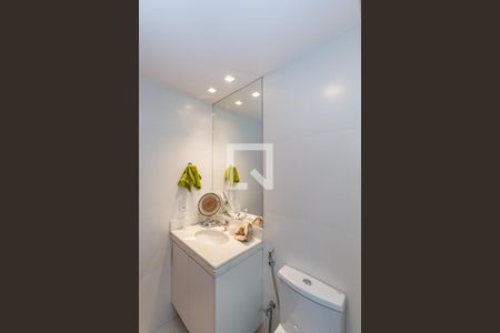 Apartamento à venda com 154m², 4 quartos e 4 vagasBanheiro da Suíte 2