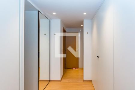 Apartamento à venda com 154m², 4 quartos e 4 vagasCloset da suíte 1