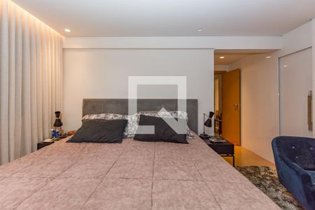 Apartamento à venda com 154m², 4 quartos e 4 vagasSuíte 1