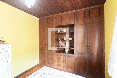 Casa à venda com 500m², 5 quartos e 4 vagas Casa à venda com 500m², 5 quartos e 4 vagasQuarto 2