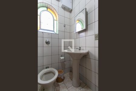 Casa à venda com 500m², 5 quartos e 4 vagas Casa à venda com 500m², 5 quartos e 4 vagasBanheiro 3