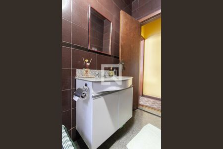 Casa à venda com 500m², 5 quartos e 4 vagas Casa à venda com 500m², 5 quartos e 4 vagasBanheiro 1