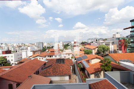 Casa à venda com 500m², 5 quartos e 4 vagas Casa à venda com 500m², 5 quartos e 4 vagasVista da Suíte 1