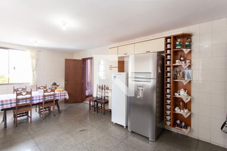 Casa à venda com 500m², 5 quartos e 4 vagas Casa à venda com 500m², 5 quartos e 4 vagasCozinha 1