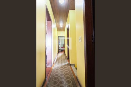 Casa à venda com 500m², 5 quartos e 4 vagas Casa à venda com 500m², 5 quartos e 4 vagasCorredor 2 Andar